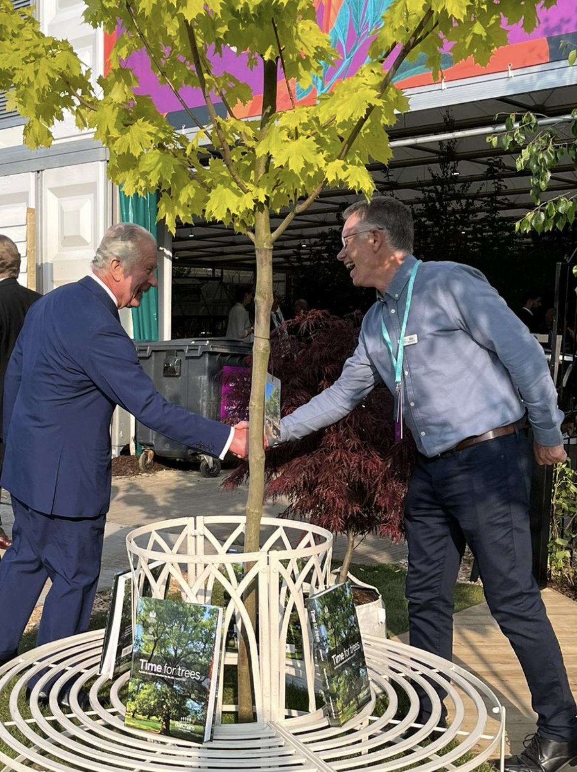 Mike Glover and His Majesty the King shaking hands at the Chelsea Flower Show